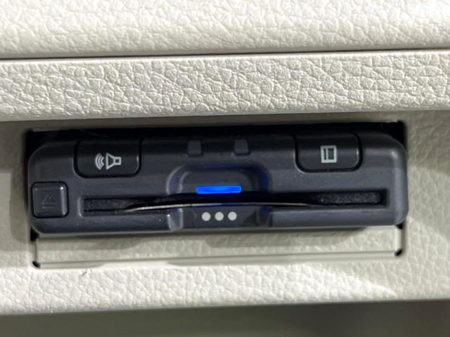 アルトラパン モード　純正ＤＡ　バックカメラ　スズキセーフティサポート　シートヒータ　ドラレコ　スマートキー　ＨＩＤヘッド　ビルトインＥＴＣ　車線逸脱警報　オートライト　オートエアコン　Ｂｌｕｅｔｏｏｔｈ　ＣＤ（25枚目）