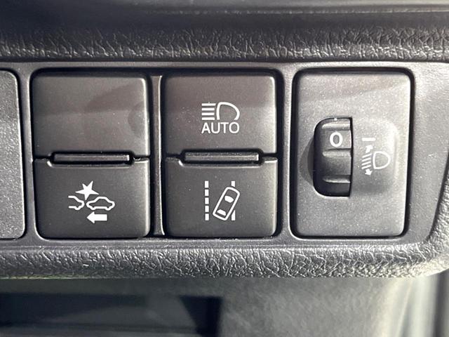 カローラフィールダー ハイブリッド EX トヨタセーフティセンス スマートキー ドライブレコーダー ETC オートエアコン オーディオ クリアランスソナー 純正15インチスチールホイール 車線逸脱警報(22枚目)