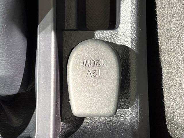 カローラフィールダー ハイブリッド EX トヨタセーフティセンス スマートキー ドライブレコーダー ETC オートエアコン オーディオ クリアランスソナー 純正15インチスチールホイール 車線逸脱警報(31枚目)