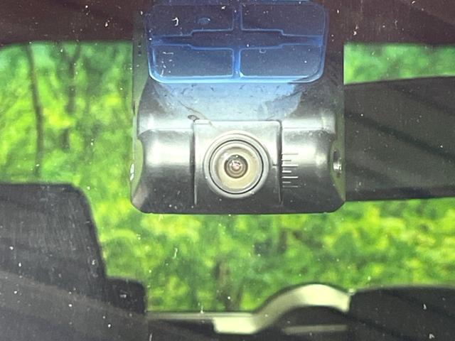 Ｎ－ＢＯＸカスタム Ｇ・Ｌパッケージ　電動スライドドア　純正ＳＤナビ　バックカメラ　衝突被害軽減システム　ドラレコ　スマートキー　ＨＩＤヘッド　ビルトインＥＴＣ　オートライト　オートエアコン　純正１４インチアルミ（6枚目）