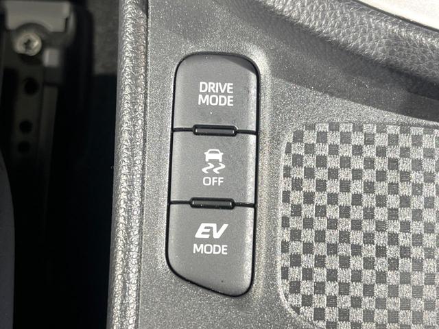 ヤリスクロス ハイブリッドＺ　パノラミックビューモニター　レーダークルーズ　禁煙車　パワーシート　ドラレコ　コーナーセンサー　スマートキー　ＬＥＤヘッド　ビルトインＥＴＣ　オートハイビーム　車線逸脱警報　オートライト（38枚目）