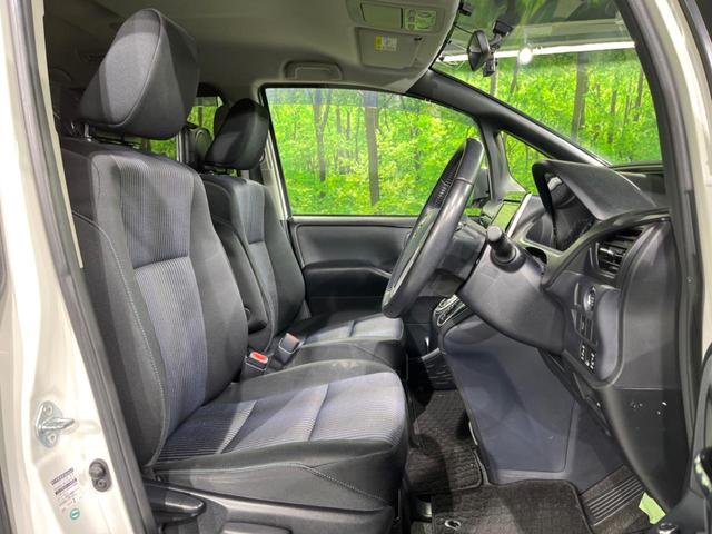 ヴォクシー ZS 煌 両側電動ドア 純正SDナビ バックカメラ 禁煙車 ドラレコ スマートキー LEDヘッド ビルトインETC オートエアコン 純正16インチアルミ リアエアコン Bluetooth フルセグ(8枚目)