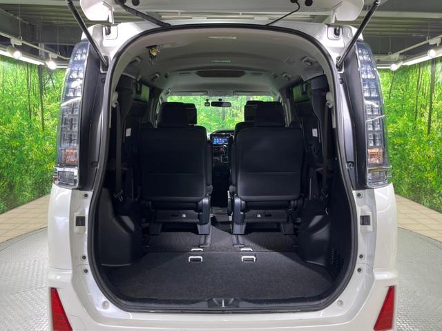 ヴォクシー ZS 煌 両側電動ドア 純正SDナビ バックカメラ 禁煙車 ドラレコ スマートキー LEDヘッド ビルトインETC オートエアコン 純正16インチアルミ リアエアコン Bluetooth フルセグ(11枚目)