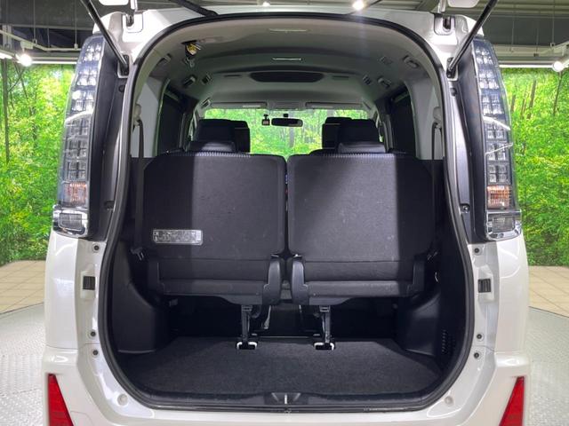ヴォクシー ZS 煌 両側電動ドア 純正SDナビ バックカメラ 禁煙車 ドラレコ スマートキー LEDヘッド ビルトインETC オートエアコン 純正16インチアルミ リアエアコン Bluetooth フルセグ(39枚目)
