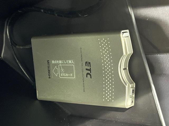 パジェロ ロング エクシード 4WD 純正SDナビ バックカメラ 禁煙車 ドラレコ HIDヘッド ETC クルコン オートライト オートエアコン 純正17インチアルミ Bluetooth CD DVD再生 フルセグ HIDフォグ(6枚目)