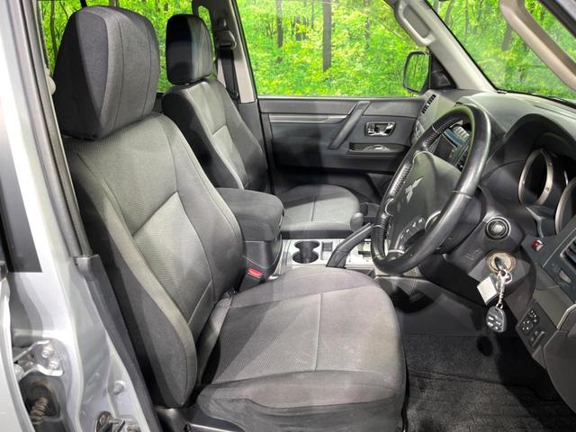 パジェロ ロング エクシード 4WD 純正SDナビ バックカメラ 禁煙車 ドラレコ HIDヘッド ETC クルコン オートライト オートエアコン 純正17インチアルミ Bluetooth CD DVD再生 フルセグ HIDフォグ(8枚目)