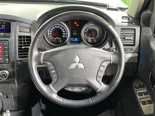 パジェロ ロング エクシード 4WD 純正SDナビ バックカメラ 禁煙車 ドラレコ HIDヘッド ETC クルコン オートライト オートエアコン 純正17インチアルミ Bluetooth CD DVD再生 フルセグ HIDフォグ(12枚目)