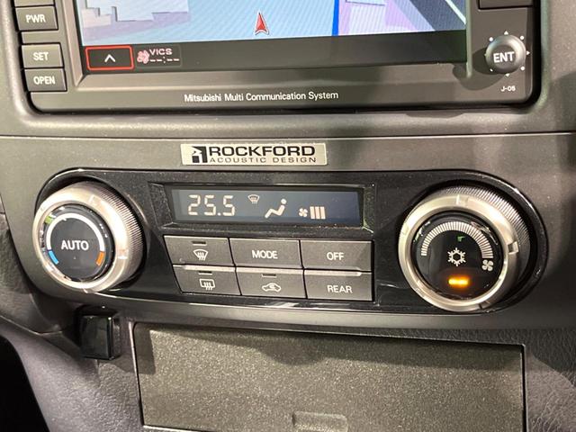 パジェロ ロング エクシード 4WD 純正SDナビ バックカメラ 禁煙車 ドラレコ HIDヘッド ETC クルコン オートライト オートエアコン 純正17インチアルミ Bluetooth CD DVD再生 フルセグ HIDフォグ(31枚目)