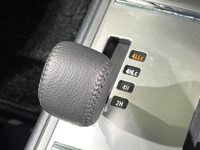 パジェロ ロング エクシード 4WD 純正SDナビ バックカメラ 禁煙車 ドラレコ HIDヘッド ETC クルコン オートライト オートエアコン 純正17インチアルミ Bluetooth CD DVD再生 フルセグ HIDフォグ(33枚目)