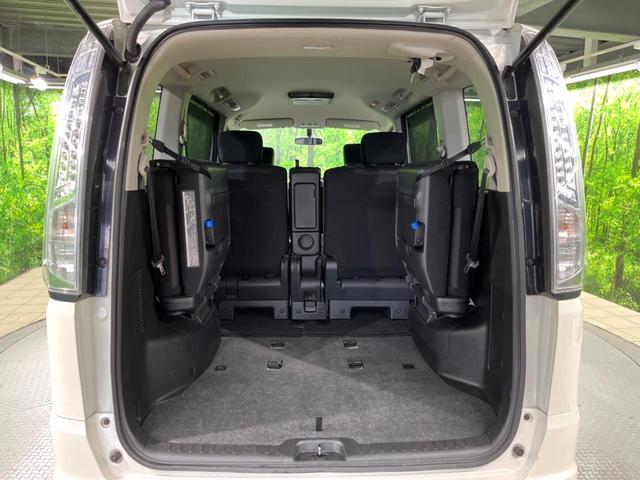 セレナ ハイウェイスター　Ｓ－ハイブリッド　Ｖセレクション　両側電動ドア　純正ＳＤナビ　後席モニター　禁煙車　スマートキー　ＨＩＤヘッド　ビルトインＥＴＣ　クルコン　オートライト　オートエアコン　純正１６インチアルミ　リアエアコン　Ｂｌｕｅｔｏｏｔｈ　ＣＤ（11枚目）