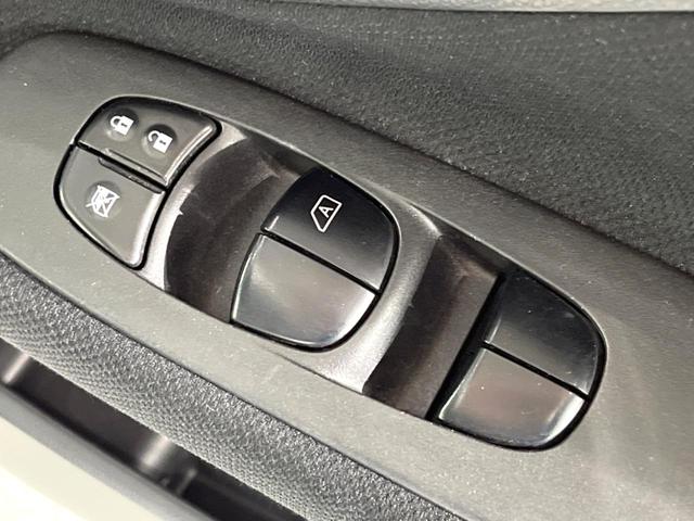 セレナ ハイウェイスター　Ｓ－ハイブリッド　Ｖセレクション　両側電動ドア　純正ＳＤナビ　後席モニター　禁煙車　スマートキー　ＨＩＤヘッド　ビルトインＥＴＣ　クルコン　オートライト　オートエアコン　純正１６インチアルミ　リアエアコン　Ｂｌｕｅｔｏｏｔｈ　ＣＤ（24枚目）