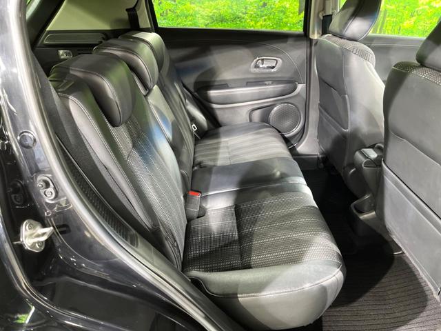 後部座席も気になるようなキズ・汚れやへたり等、大きなダメージはなく、良好な状態です。