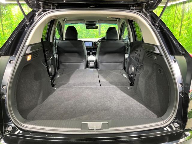 積み下ろしのしやすいデッキにはたっぷりと荷物を積み込んでいただけます。遊びから仕事まで、様々なシーンで頼れます♪