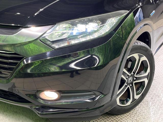 【ＬＥＤヘッドライト】悪天候や夜間走行時も良好な視界を確保し安心して運転できる高輝度ＬＥＤヘッドライトを装備！点灯速度が早く、消費電力も抑えられています。