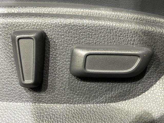 エクリプスクロス ブラックエディション サンルーフ 8インチ純正ナビ マルチアラウンドモニター 三菱e-Assist マイパイロット Bluetooth接続 パワーバックドア シートヒーター パワーシート 純正18インチアルミホイール(40枚目)