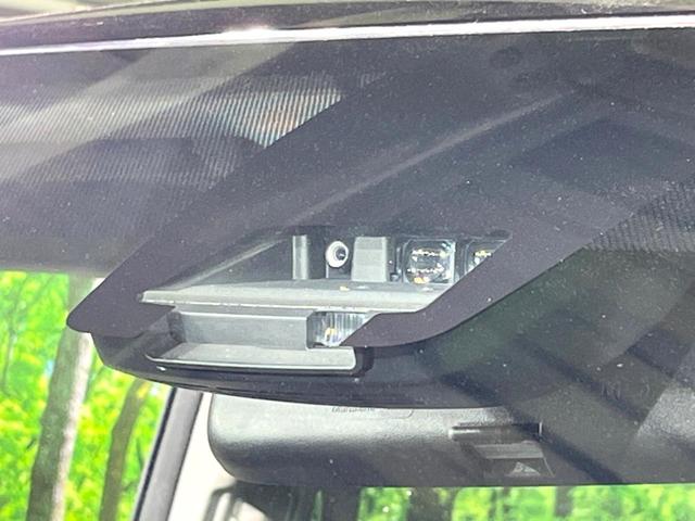 ヴォクシー ZS 煌 フリップダウモニター 純正10インチナビ バックカメラ トヨタセーフティセンス 両側パワースライドドア スマートキー ETC オートライト オートエアコン(7枚目)