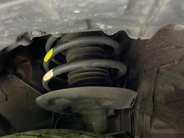 プリウス Ｓセーフティプラス　純正９インチナビ　トヨタセーフティーセンス　バックカメラ　レーダークルーズコントロール　ＥＴＣ　ドライブレコーダー　コーナーセンサー　オートマチックハイビーム　車線逸脱警報　パークアシスト（20枚目）