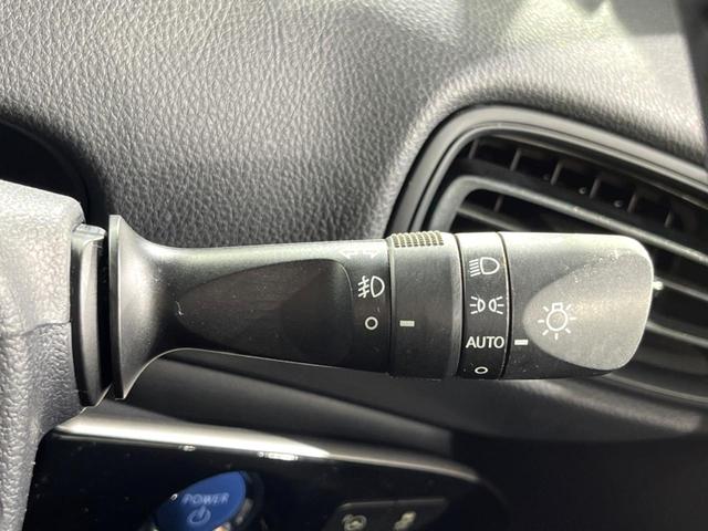 プリウス Ｓセーフティプラス　純正９インチナビ　トヨタセーフティーセンス　バックカメラ　レーダークルーズコントロール　ＥＴＣ　ドライブレコーダー　コーナーセンサー　オートマチックハイビーム　車線逸脱警報　パークアシスト（27枚目）