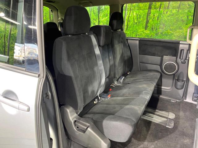 デリカＤ：５ Ｇ　パワーパッケージ　両側電動ドア　ＳＤナビ　バックカメラ　禁煙車　ドラレコ　ＨＩＤヘッド　ビルトインＥＴＣ　クルコン　オートライト　オートエアコン　純正１６インチアルミ　Ｂｌｕｅｔｏｏｔｈ　ＣＤ　ＤＶＤ再生　フルセグ（9枚目）