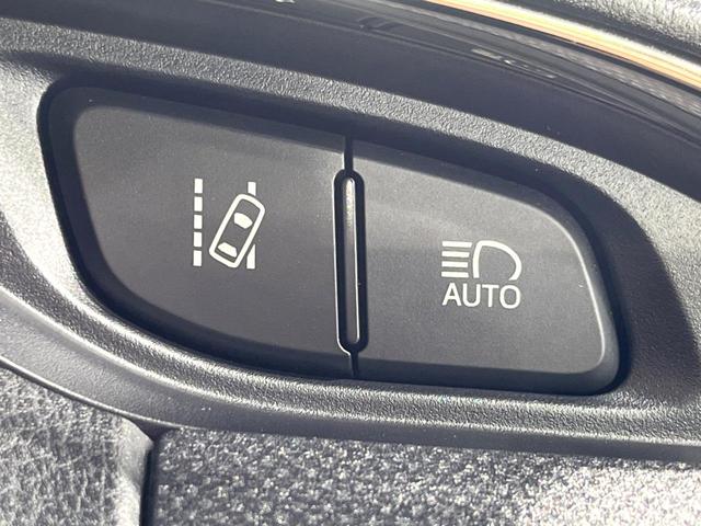 ヴィッツ U SDナビ 衝突被害軽減システム 禁煙車 シートヒーター ドラレコ コーナーセンサー スマートキー LEDヘッド ビルトインETC オートハイビーム 車線逸脱警報 オートライト オートエアコン(29枚目)