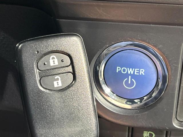 カローラフィールダー ハイブリッドG ダブルバイビー 純正ナビ バックカメラ トヨタセーフティセンス スマートキー ETC シートヒーター オートエアコン オートライト ステアリングスイッチ 純正16インチアルミホイール(6枚目)