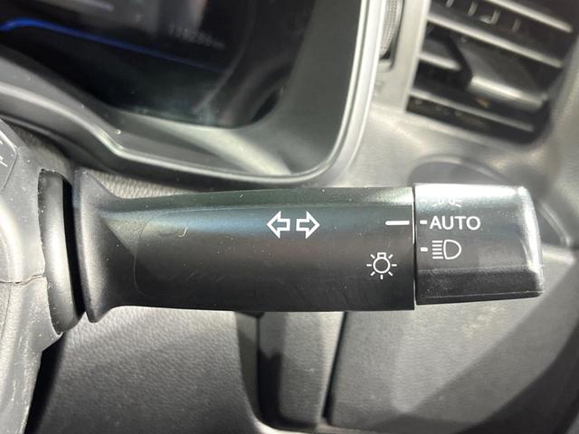 フィットハイブリッド Lパッケージ 純正SDナビ バックカメラ 禁煙車 スマートキー LEDヘッド ETC クルコン オートエアコン 純正16インチアルミ Bluetooth CD DVD再生 地デジ(27枚目)