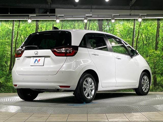 フィット ホーム バックカメラ 衝突被害軽減システム レーダークルーズ 禁煙車 ハーフレザーシート コーナーセンサー スマートキー LEDヘッド ETC オートハイビーム 車線逸脱警報 オートライト オートエアコン(17枚目)