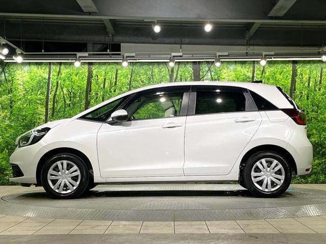 フィット ホーム バックカメラ 衝突被害軽減システム レーダークルーズ 禁煙車 ハーフレザーシート コーナーセンサー スマートキー LEDヘッド ETC オートハイビーム 車線逸脱警報 オートライト オートエアコン(51枚目)