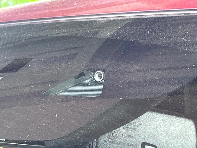 【スマートブレーキサポート】走行中に前方の車両等を認識し、衝突しそうな時は警報とブレーキで衝突回避と被害軽減をアシスト。より安全にドライブをお楽しみいただけます。