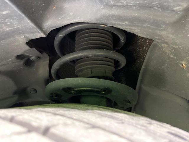 お車を安心してお乗りいただく為には、足回りの定期点検が欠かせません。サービスサポート（有償保証）では無料点検もご提供しており、安心のカーライフをお過ごしいただけるサポート体制が整っています。