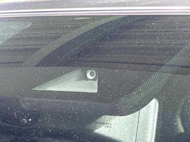 ノート ｅ－パワー　Ｘ　純正ナビ　アラウンドビューモニター　エマージェンシーブレーキ　ドライブレコーダー　ＥＴＣ　Ｂｌｕｅｔｏｏｔｈ接続　インテリジェントキー　純正１５インチアルミホイール　電動格納ミラー（5枚目）