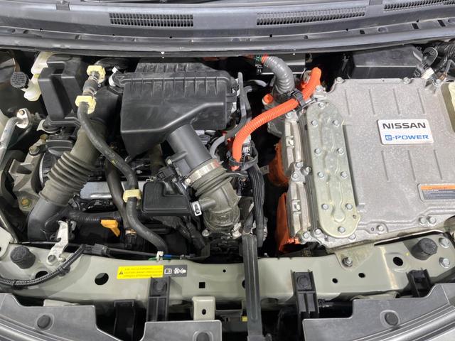 ノート ｅ－パワー　Ｘ　純正ナビ　アラウンドビューモニター　エマージェンシーブレーキ　ドライブレコーダー　ＥＴＣ　Ｂｌｕｅｔｏｏｔｈ接続　インテリジェントキー　純正１５インチアルミホイール　電動格納ミラー（18枚目）