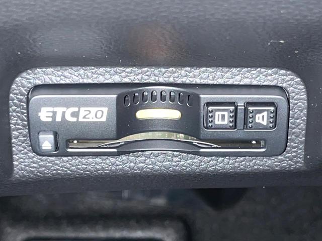 ヴェゼル e:HEV Z 全周囲カメラ 衝突被害軽減システム 電動リアゲート ハーフレザーシート コーナーセンサー スマートキー LEDヘッド 純正18インチアルミ オートハイビーム 車線逸脱警報 オートライト(7枚目)