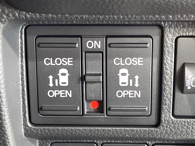 ステップワゴン e:HEVスパーダ 両側電動ドア バックカメラ 衝突被害軽減システム レーダークルーズ 電動リアゲート ハーフレザーシート コーナーセンサー スマートキー LEDヘッド 純正16インチアルミ オートハイビーム(4枚目)