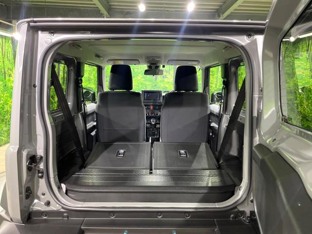 普段のお買い物や通勤、送迎等に十分な荷室スペースを確保しております。セカンドシートを倒すと、大きな荷物の積載も可能です♪
