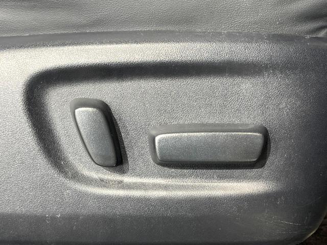 ヴェルファイア 2.5Z Gエディション サンルーフ フリップダウンモニター 純正10インチナビ バックカメラ 両側パワースライドドア パワーシート パワーオットマン ステアリングヒーター コーナーセンサー スマートキー ETC(23枚目)