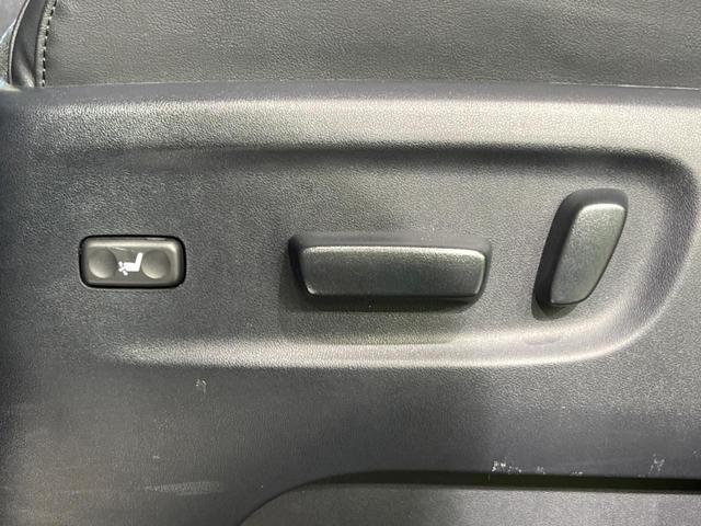 ヴェルファイア 2.5Z Gエディション サンルーフ フリップダウンモニター 純正10インチナビ バックカメラ 両側パワースライドドア パワーシート パワーオットマン ステアリングヒーター コーナーセンサー スマートキー ETC(24枚目)