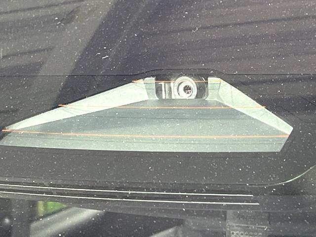 ヤリスクロス Ｚ　パノラミックビューモニター　純正８インチナビ　トヨタセーフティセンス　ドライブレコーダー　ＥＴＣ　ブラインドスポットモニター　シートヒーター　パワーシート　スマートキー（7枚目）