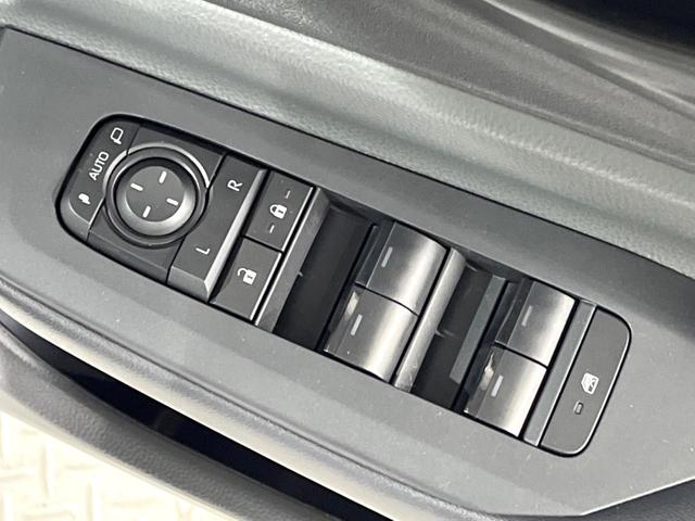 プリウス X バックカメラ 衝突被害軽減システム 禁煙車 ドラレコ コーナーセンサー スマートキー LEDヘッド ETC2.0 オートハイビーム 車線逸脱警報 オートライト オートエアコン Bluetooth(24枚目)