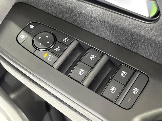 セレナ ｅ－パワー　ハイウェイスターＶ　登録済未使用車　両側電動ドア　全周囲カメラ　衝突被害軽減システム　レーダークルーズ　ハーフレザーシート　ドラレコ　コーナーセンサー　スマートキー　ＬＥＤヘッド　ビルトインＥＴＣ　純正１６インチアルミ（24枚目）