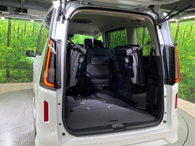 セレナ ｅ－パワー　ハイウェイスターＶ　登録済未使用車　両側電動ドア　全周囲カメラ　衝突被害軽減システム　レーダークルーズ　ハーフレザーシート　ドラレコ　コーナーセンサー　スマートキー　ＬＥＤヘッド　ビルトインＥＴＣ　純正１６インチアルミ（45枚目）