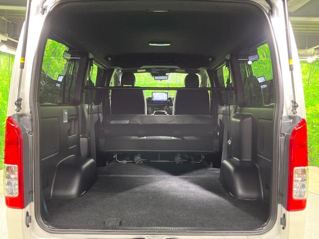 ハイエースバン スーパーＧＬ　ダークプライムＩＩ　ターボ　ＢＩＧ－Ｘ１１インチナビ　バックカメラ　トヨタセーフティセンス　両側パワースライドドア　デジタルインナーミラー　Ｂｌｕｅｔｏｏｔｈ接続　ＬＥＤヘッドライト　オートハイビーム（10枚目）