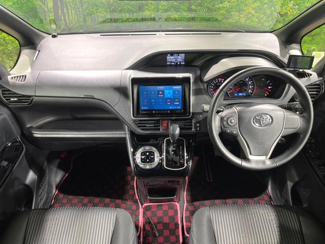 ヴォクシー ＺＳ　８インチナビ　電動スライドドア　後席モニター　バックカメラ　セーフティセンス　ドラレコ　コーナーセンサー　スマートキー　ＬＥＤヘッド　クルコン　純正１６インチアルミ　オートハイビーム　車線逸脱警報（2枚目）