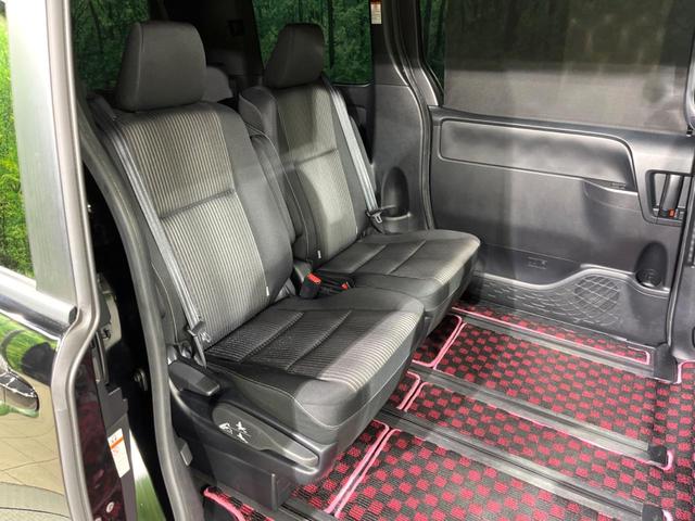 ヴォクシー ＺＳ　８インチナビ　電動スライドドア　後席モニター　バックカメラ　セーフティセンス　ドラレコ　コーナーセンサー　スマートキー　ＬＥＤヘッド　クルコン　純正１６インチアルミ　オートハイビーム　車線逸脱警報（9枚目）