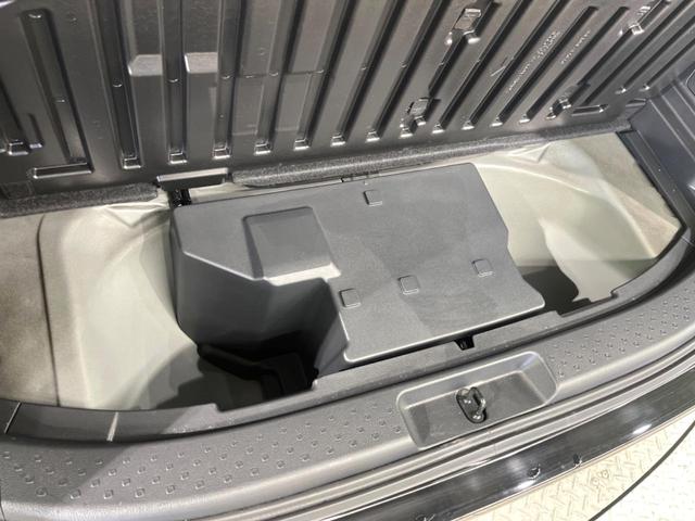 シエンタ ハイブリッドＧ　両側電動ドア　後席モニター　全周囲カメラ　衝突被害軽減システム　レーダークルーズ　禁煙車　ドラレコ　コーナーセンサー　スマートキー　ＬＥＤヘッド　ビルトインＥＴＣ　オートハイビーム　車線逸脱警報（42枚目）