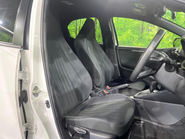 ヤリス Ｘ　バックカメラ　衝突被害軽減システム　禁煙車　ドラレコ　コーナーセンサー　スマートキー　ビルトインＥＴＣ　オートハイビーム　車線逸脱警報　オートライト　Ｂｌｕｅｔｏｏｔｈ（8枚目）