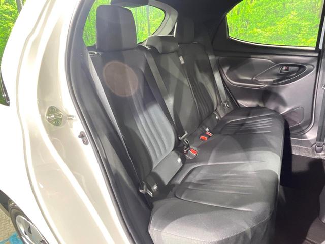 ヤリス Ｘ　バックカメラ　衝突被害軽減システム　禁煙車　ドラレコ　コーナーセンサー　スマートキー　ビルトインＥＴＣ　オートハイビーム　車線逸脱警報　オートライト　Ｂｌｕｅｔｏｏｔｈ（9枚目）