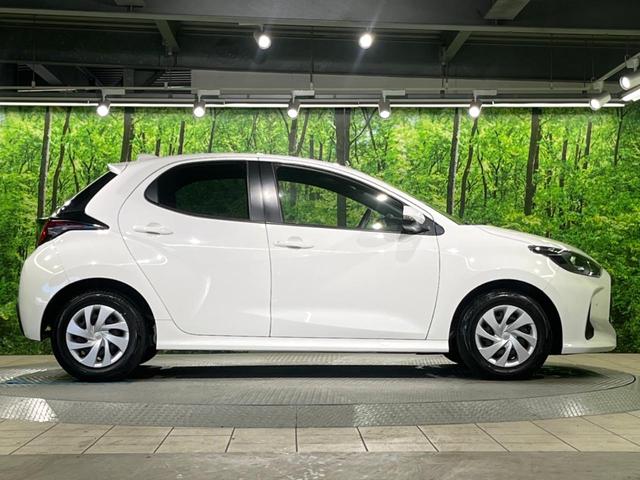ヤリス Ｘ　バックカメラ　衝突被害軽減システム　禁煙車　ドラレコ　コーナーセンサー　スマートキー　ビルトインＥＴＣ　オートハイビーム　車線逸脱警報　オートライト　Ｂｌｕｅｔｏｏｔｈ（52枚目）