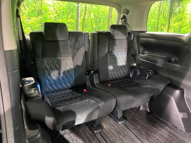 ヴェルファイアハイブリッド Ｚ　純正９型ナビ　４ＷＤ　両側電動ドア　バックカメラ　衝突被害軽減システム　レーダークルーズ　ドラレコ　コーナーセンサー　スマートキー　ＬＥＤヘッド　ＥＴＣ２．０　純正１７インチアルミ　オートハイビーム（10枚目）