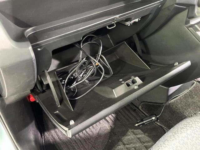 プレマシー 20CS 純正ナビ 電動スライドドア 禁煙車 ドラレコ ETC オートエアコン Bluetooth CD DVD再生 フルセグ 純正15インチスチールホイール(29枚目)